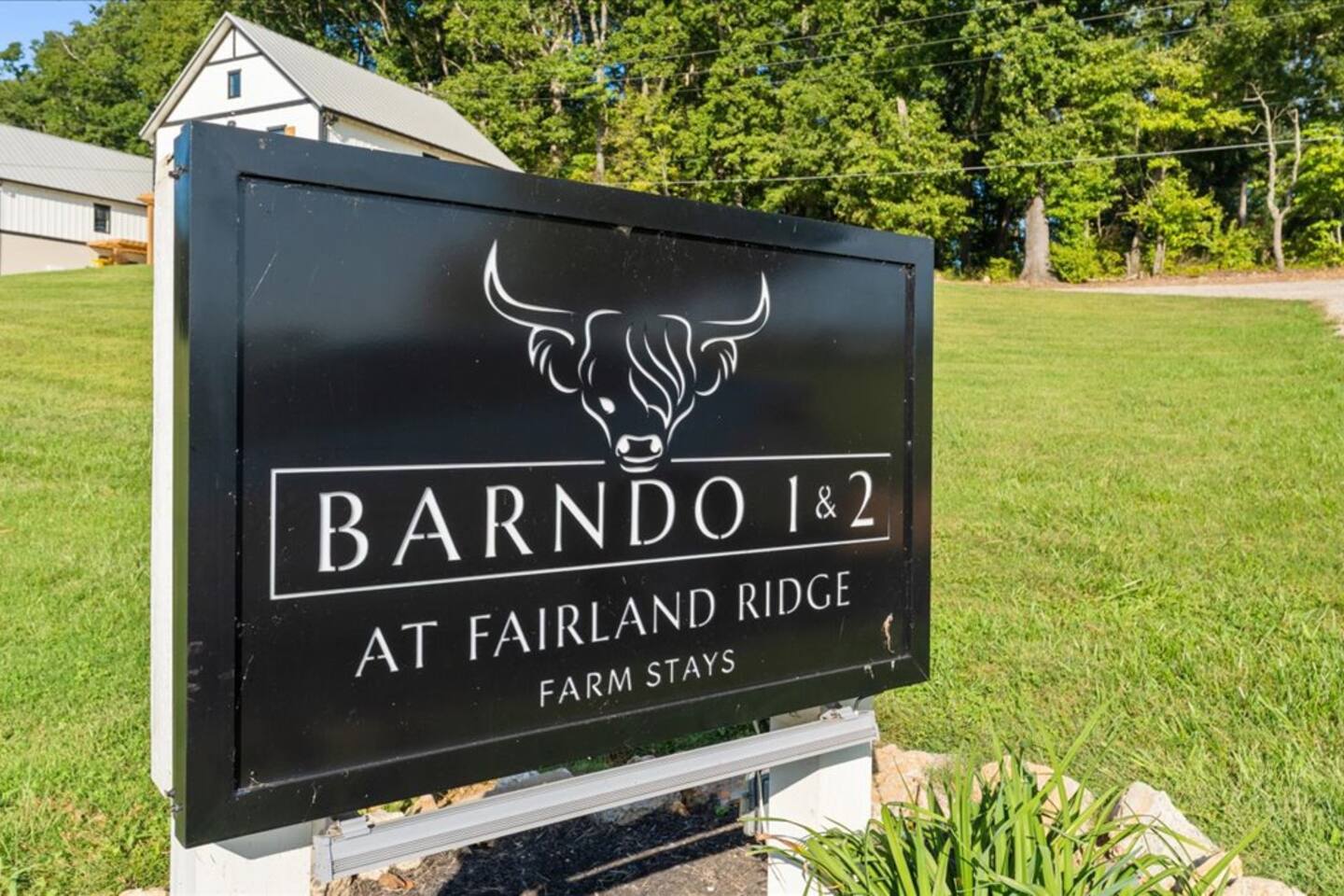 A look around Barndo 1AN, one of the one-bedroom barndominium suite stays guests book for a farm weekend in the Tennessee foothills near the Smokies.